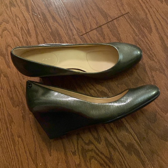 Calvin Klein EUC, Like New Wedge Stacked Heels, 4” heel, no callouts, no box - Picture 3 of 7